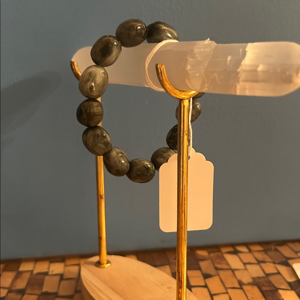 RARE HAWKS EYE stunning and unique beaded bracelet 😳